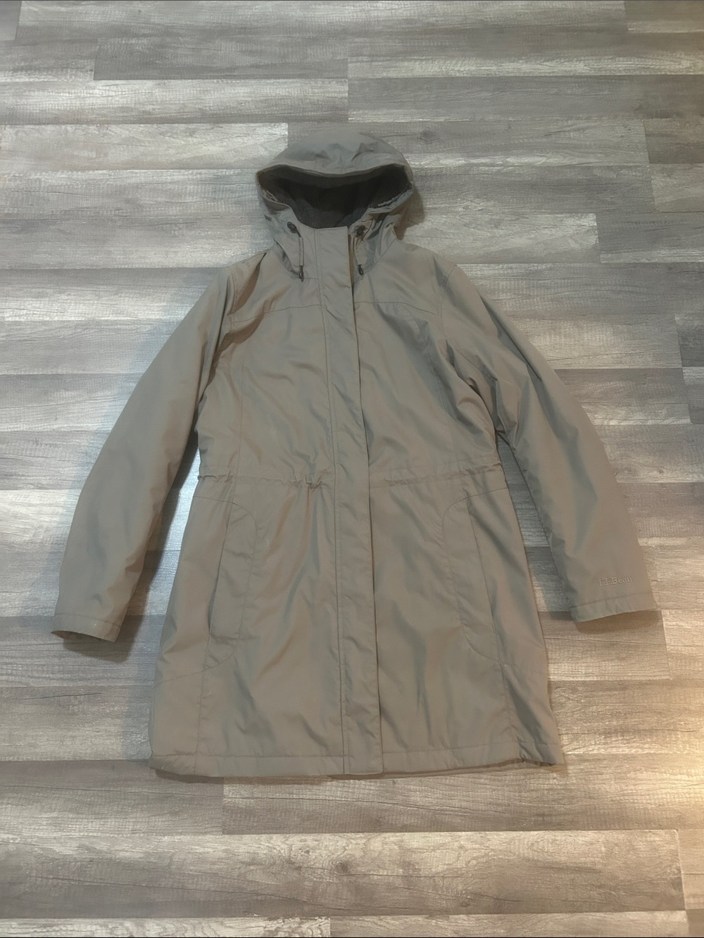L.L. Bean Women's Coat Hooded Warm Winter Coat in Gray Size Medium